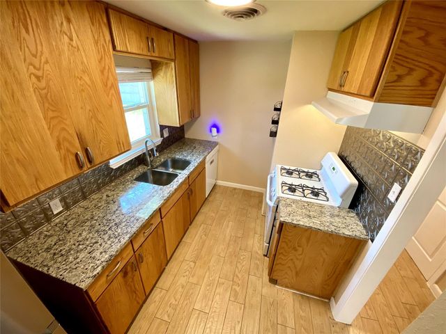 3005 Burning Oak DR, Austin, TX 78704