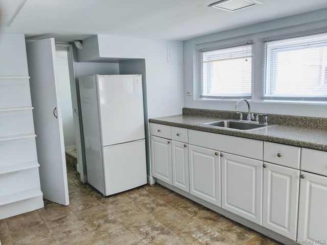 28 E Walnut Street, Long Beach, NY 11561