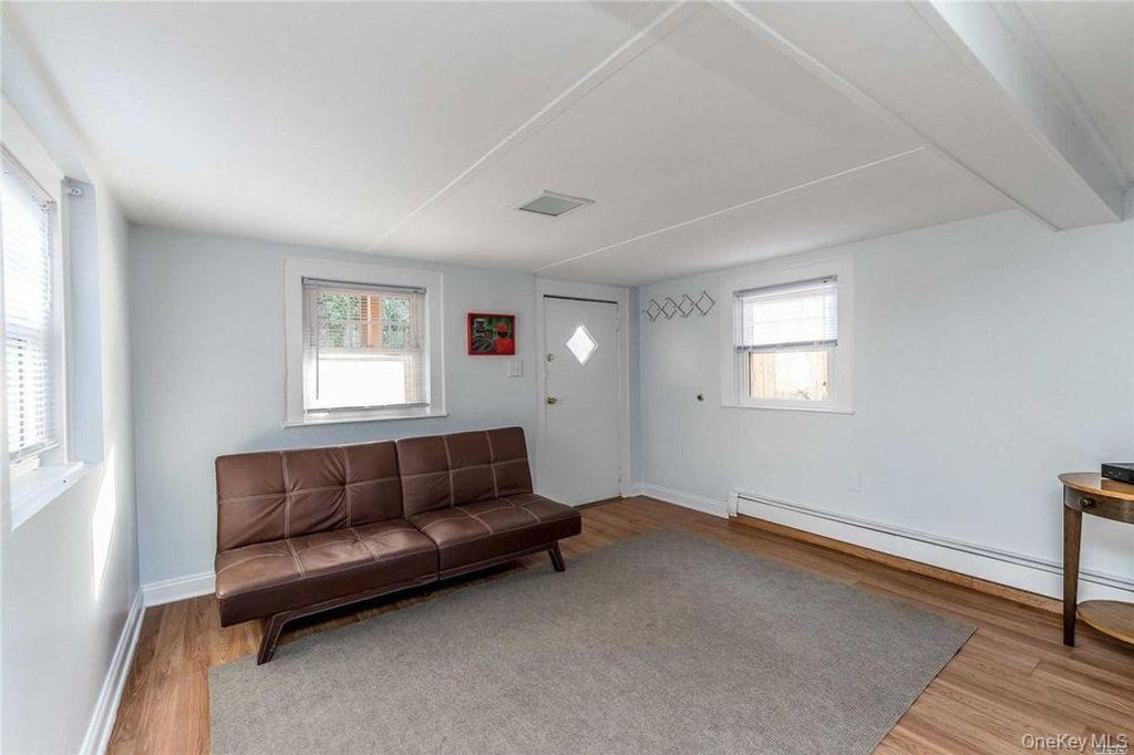 28 E Walnut Street, Long Beach, NY 11561