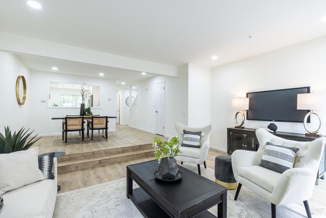 12 Valley Club Cir, Napa, CA 94558