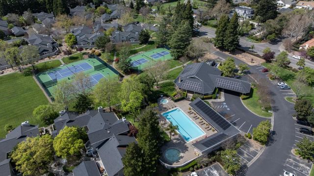 12 Valley Club Cir, Napa, CA 94558