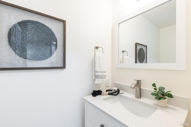 12 Valley Club Cir, Napa, CA 94558