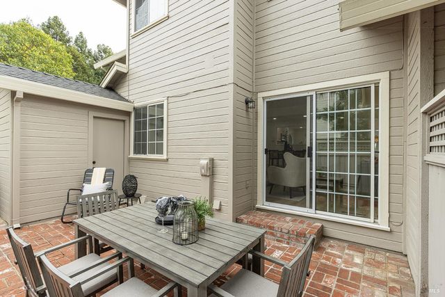 12 Valley Club Cir, Napa, CA 94558