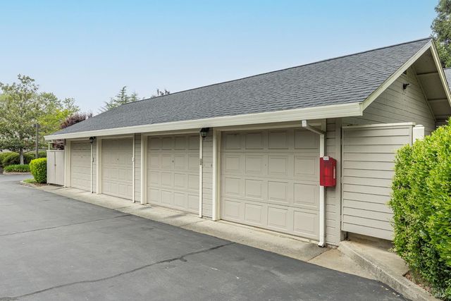 12 Valley Club Cir, Napa, CA 94558