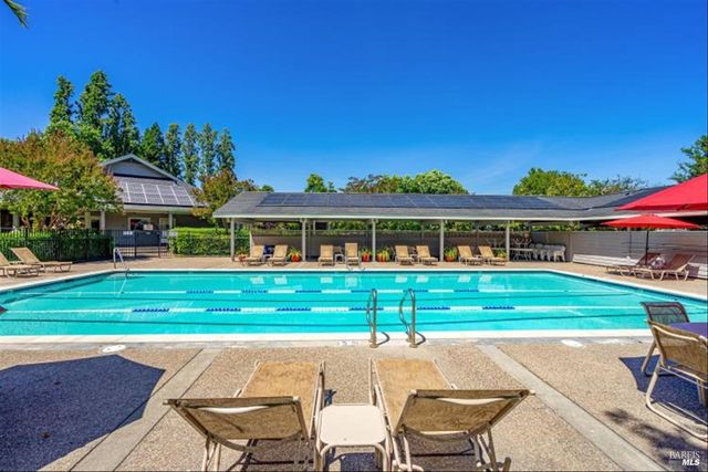 12 Valley Club Cir, Napa, CA 94558
