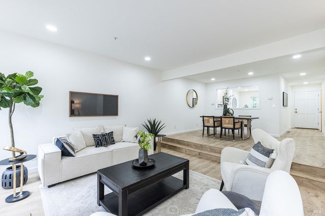 12 Valley Club Cir, Napa, CA 94558