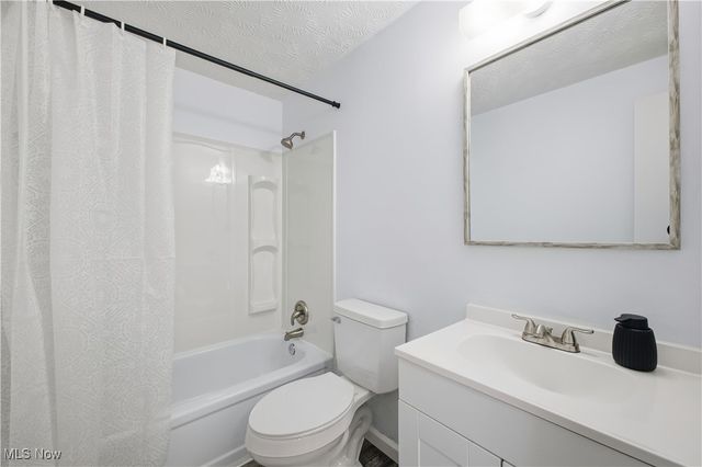 541 Blossom Avenue, Campbell, OH 44405