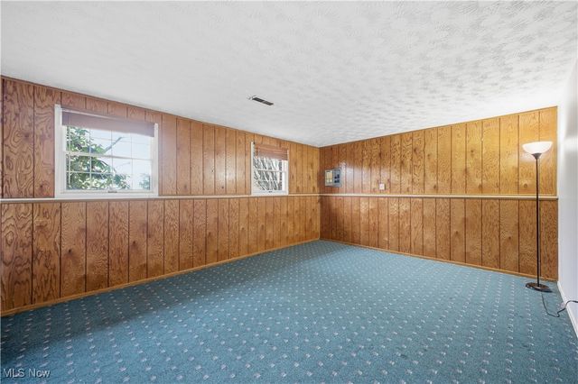 541 Blossom Avenue, Campbell, OH 44405