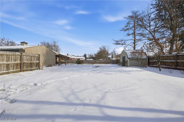 541 Blossom Avenue, Campbell, OH 44405