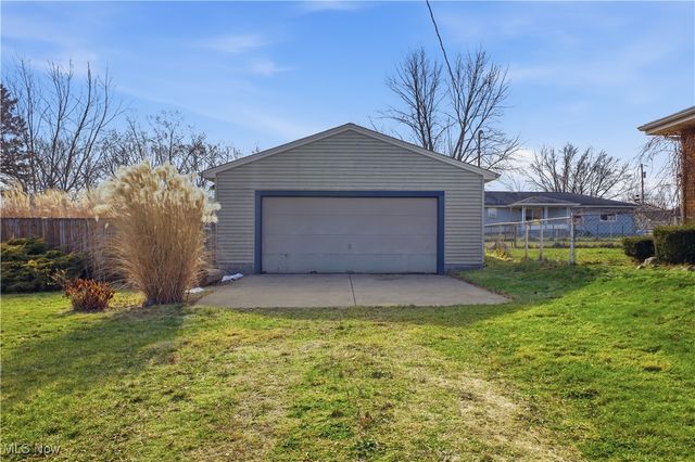 541 Blossom Avenue, Campbell, OH 44405