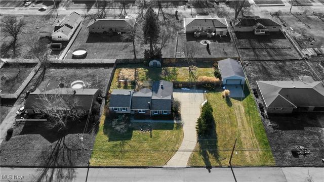 541 Blossom Avenue, Campbell, OH 44405