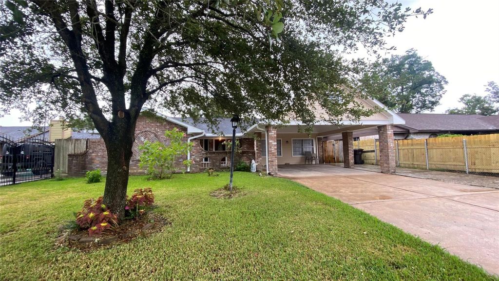 4634 Sandydale Lane, Houston, TX 77039