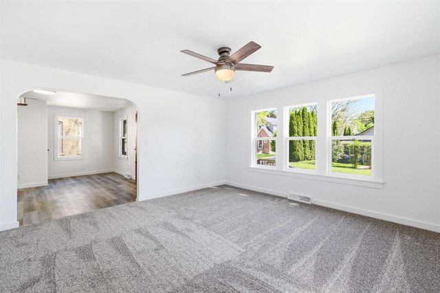 223 E Woolcock Street, Jefferson, WI 53549