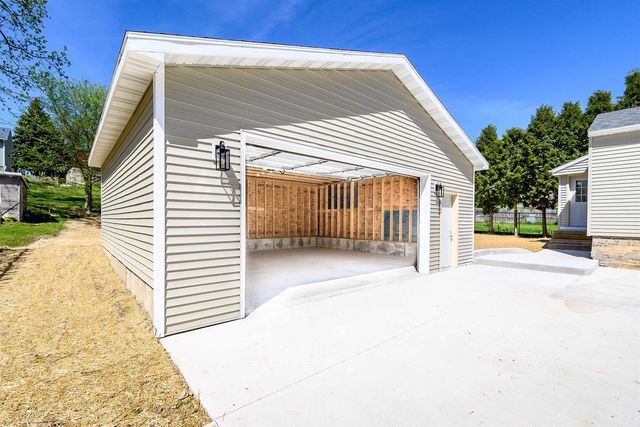 223 E Woolcock Street, Jefferson, WI 53549