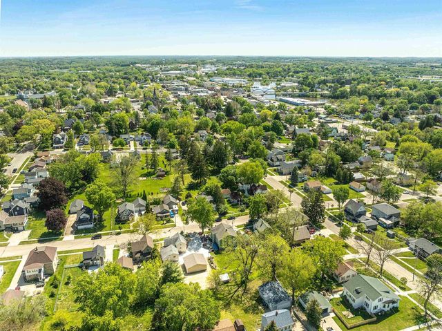 223 E Woolcock Street, Jefferson, WI 53549