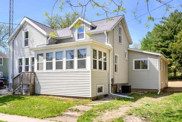 223 E Woolcock Street, Jefferson, WI 53549