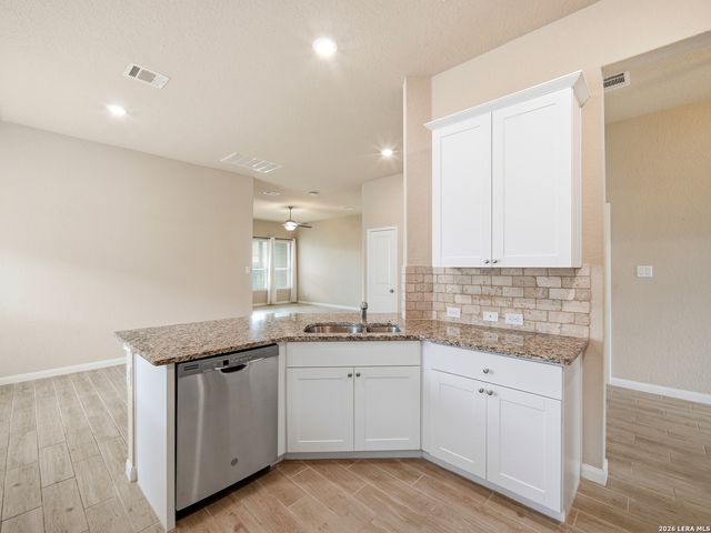 233 HOLLAND PARK, Schertz, TX 78108