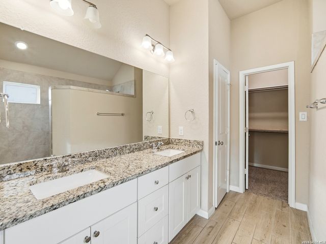233 HOLLAND PARK, Schertz, TX 78108