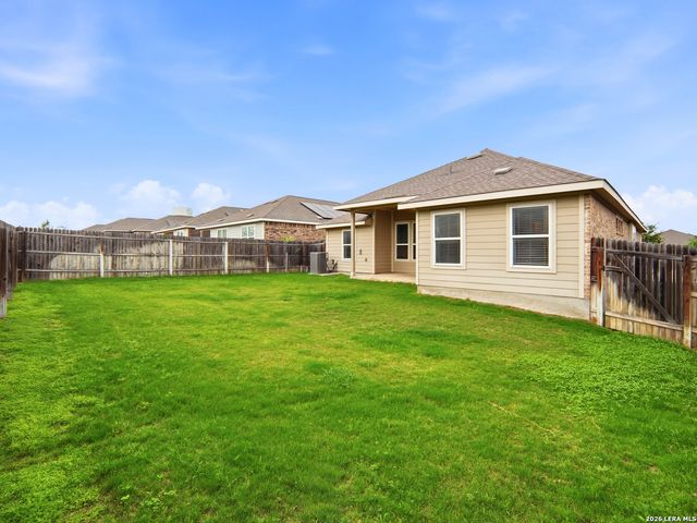 233 HOLLAND PARK, Schertz, TX 78108