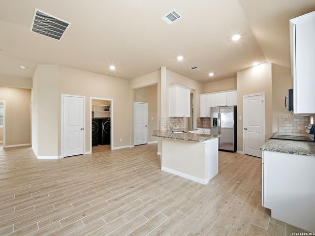 233 HOLLAND PARK, Schertz, TX 78108