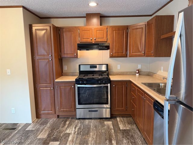 2606 Lincoln Way W 31, Massillon, OH 44647