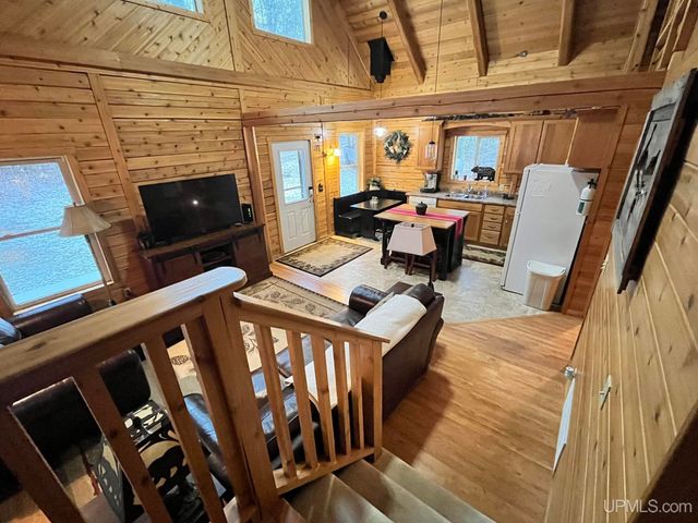 9015 E Powell Lake Road, Wetmore, MI 49895