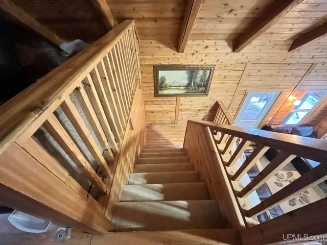 9015 E Powell Lake Road, Wetmore, MI 49895