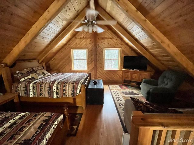 9015 E Powell Lake Road, Wetmore, MI 49895