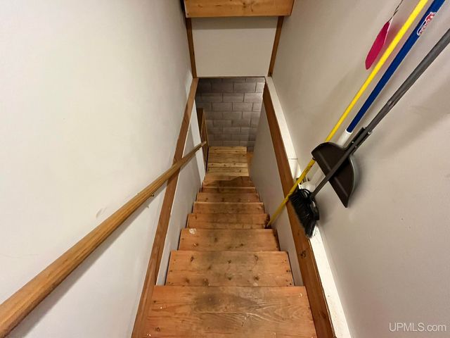 9015 E Powell Lake Road, Wetmore, MI 49895