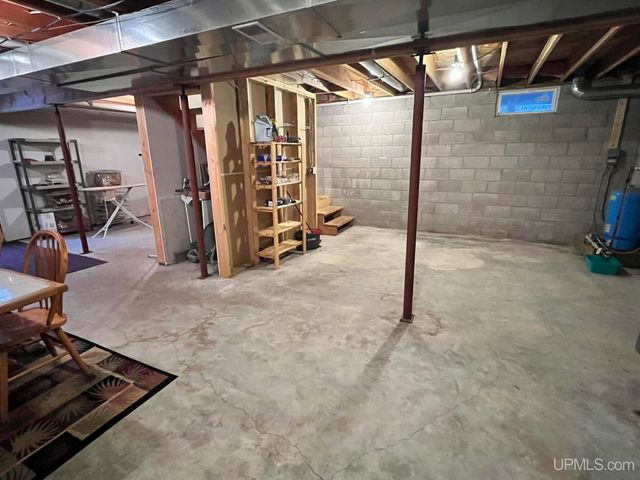 9015 E Powell Lake Road, Wetmore, MI 49895