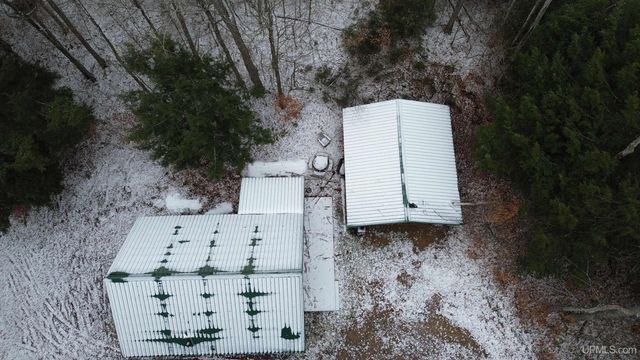 9015 E Powell Lake Road, Wetmore, MI 49895