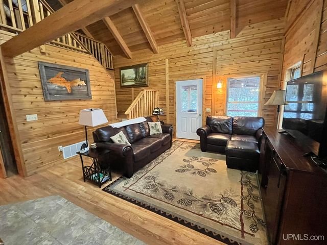 9015 E Powell Lake Road, Wetmore, MI 49895