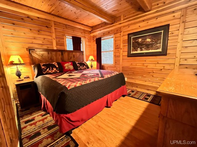 9015 E Powell Lake Road, Wetmore, MI 49895