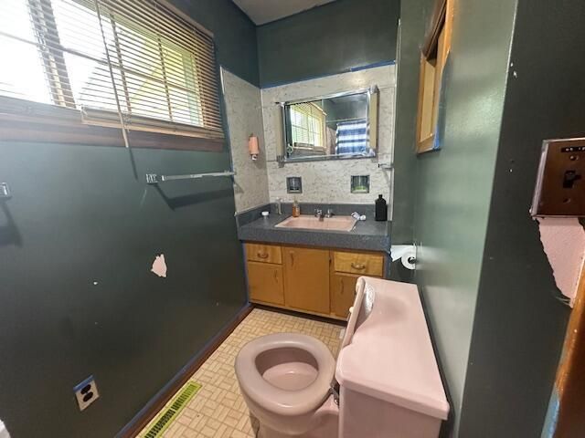 737 Glenwood Drive, Logan, OH 43138