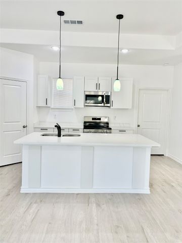 2205 Wellington Street, Greenville, TX 75401