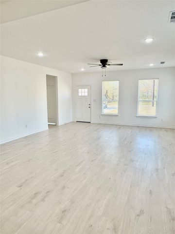 2205 Wellington Street, Greenville, TX 75401