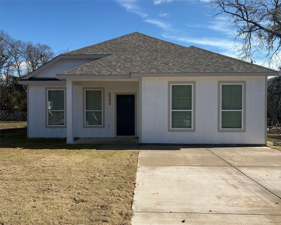 2205 Wellington Street, Greenville, TX 75401