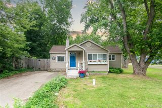 3110 Brisbane Street, Walled Lake, MI 48390