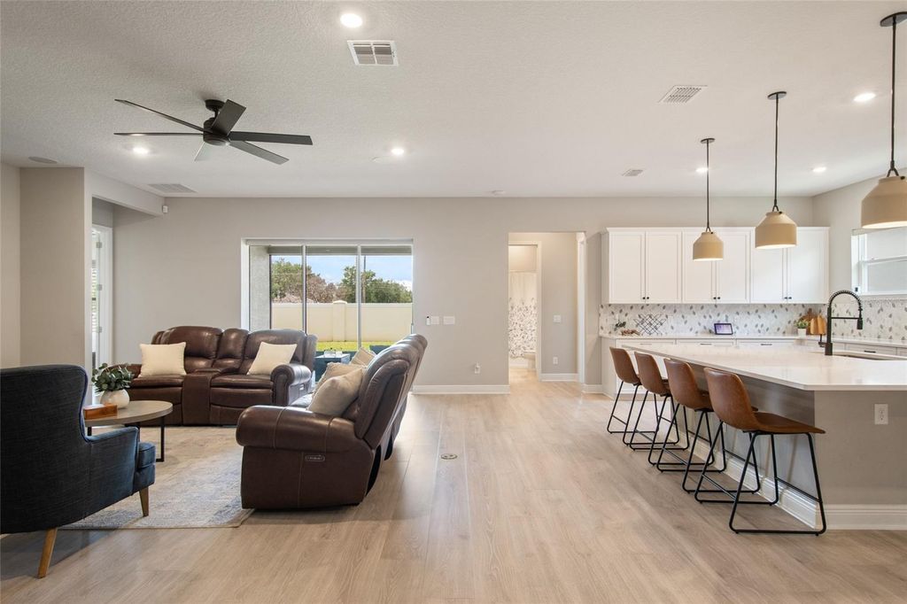 Image 15 of property listing at 19358 BANFIELD PLACE, Orlando, FL 32827