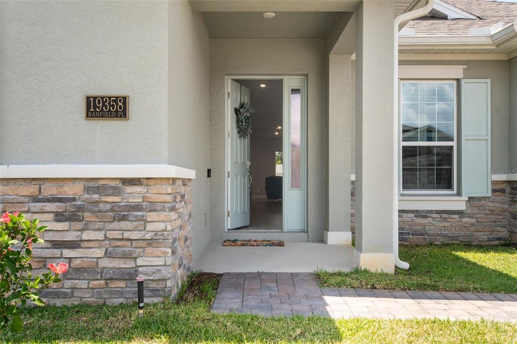 Image 3 of property listing at 19358 BANFIELD PLACE, Orlando, FL 32827