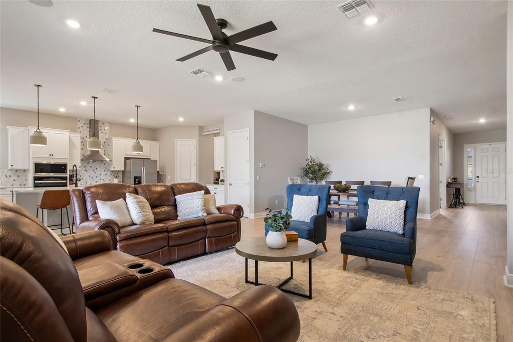 Image 21 of property listing at 19358 BANFIELD PLACE, Orlando, FL 32827