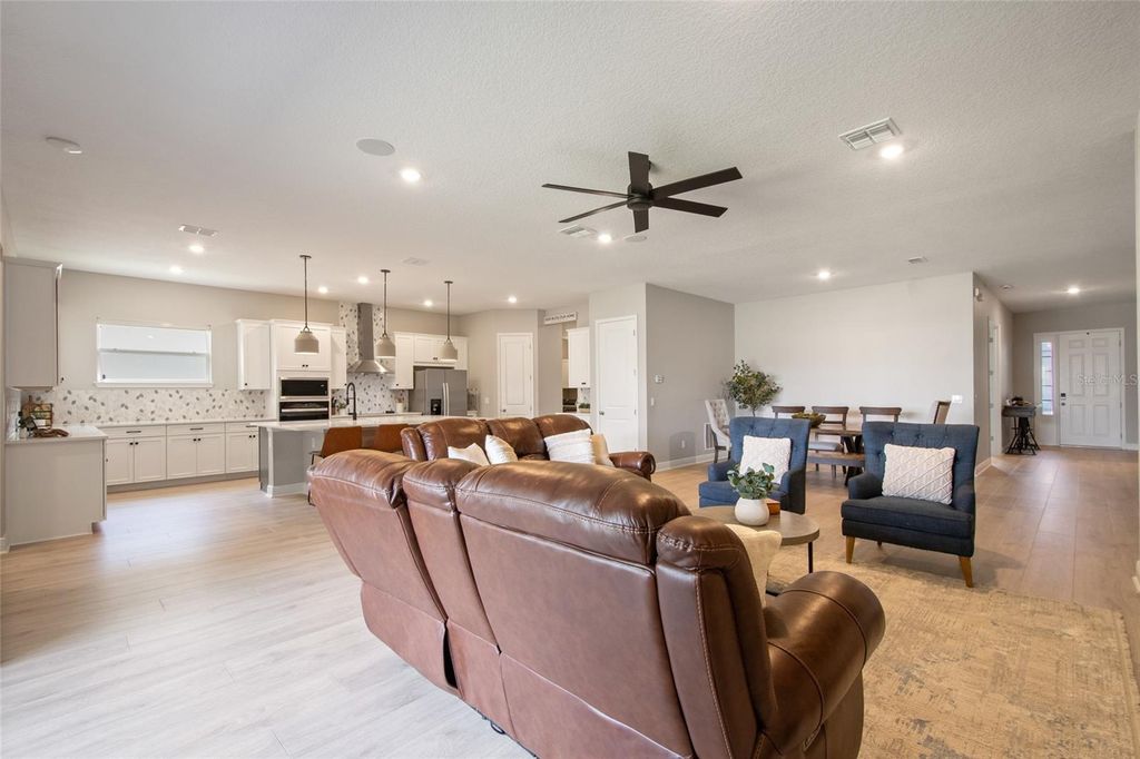 Image 22 of property listing at 19358 BANFIELD PLACE, Orlando, FL 32827