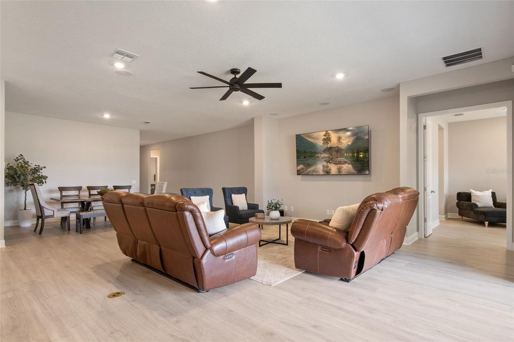 Image 29 of property listing at 19358 BANFIELD PLACE, Orlando, FL 32827