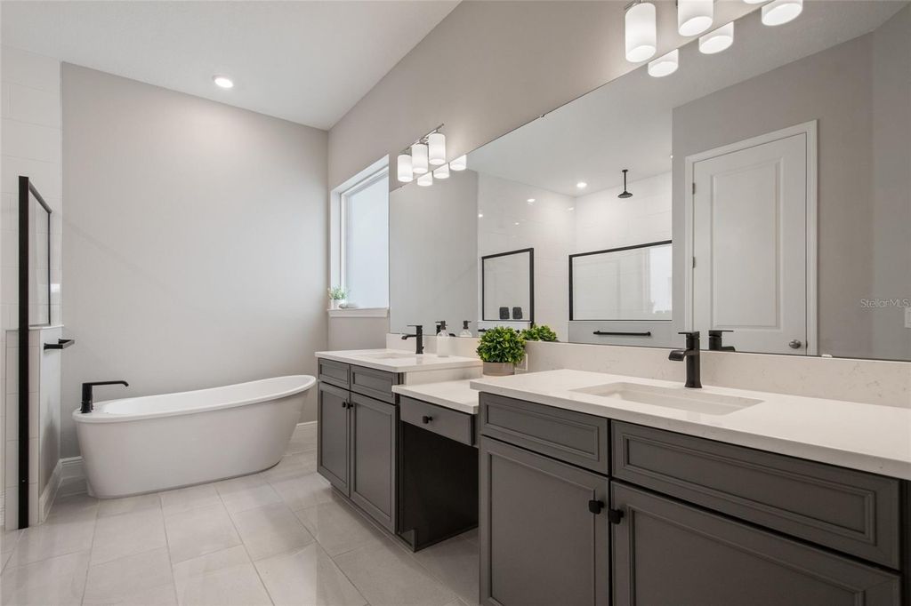 Image 39 of property listing at 19358 BANFIELD PLACE, Orlando, FL 32827