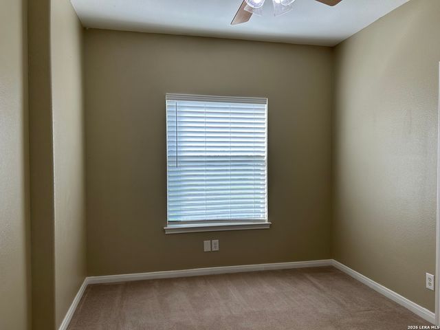 495 HILL COUNTRY DR, Pipe Creek, TX 78063