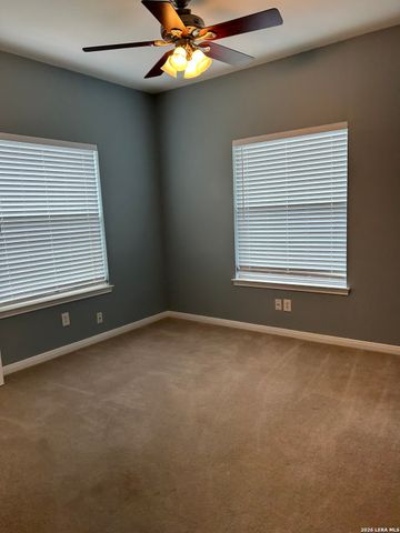 495 HILL COUNTRY DR, Pipe Creek, TX 78063
