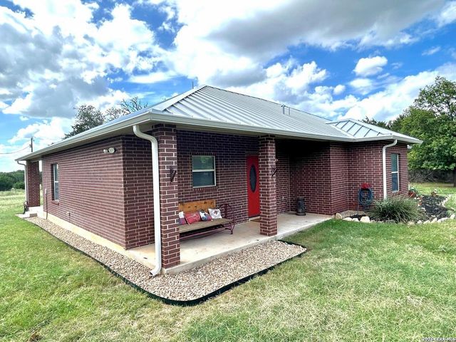 495 HILL COUNTRY DR, Pipe Creek, TX 78063