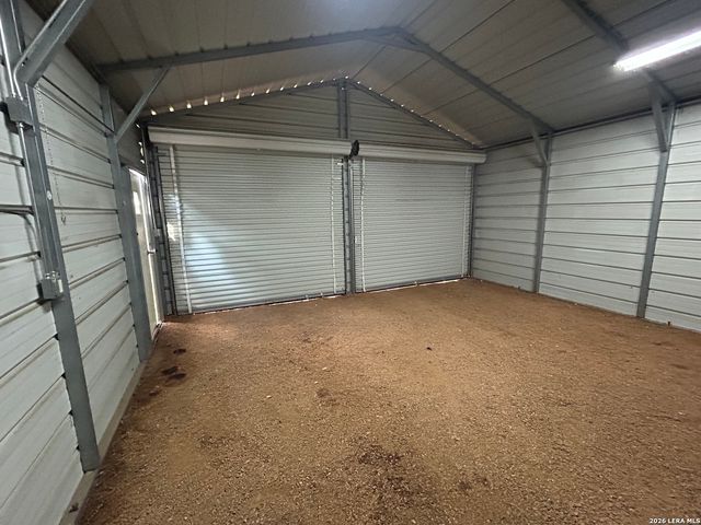 495 HILL COUNTRY DR, Pipe Creek, TX 78063