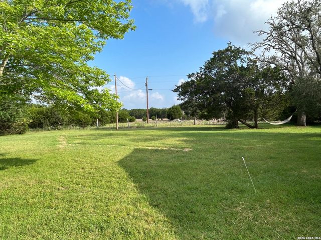 495 HILL COUNTRY DR, Pipe Creek, TX 78063