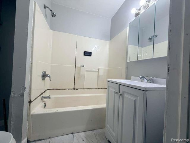 6390 Vaughan Street, Detroit, MI 48228